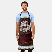 家族の写真メリークリスマス金ゴールドスターレッドホリー エプロン (着用した状態)
