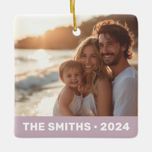 家族の写真モダンほこりっぽい紫の名前年 セラミックオーナメント (正面)