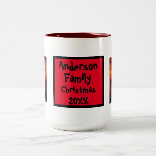 家族の写真名と休日の年を作成する ツートーンマグカップ (中央)