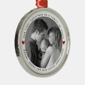 家族の初めてのクリスマスの赤いハート写真M メタルオーナメント (右)