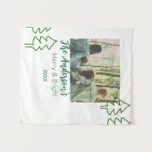 家族の名前グリーンクリスマスツリーの写真モダン タペストリー (正面(横))