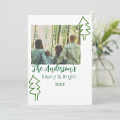 家族の名前グリーンクリスマスツリーの写真モダン 招待状 (スタンド正面)