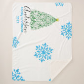 家族の名前モダンクリスマスツリー&きらびやかな雪 シェルパブランケット (正面)