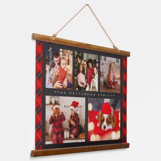 家族の名前5フォトコラージュ赤いプレイドモダン 吊り下げ型タペストリー (傾斜あり)