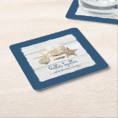 家族の懇親会が海辺の貝殻を集める スクエアペーパーコースター (アングル)