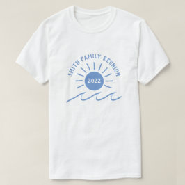 家族の懇親会-アウトドア – 太陽atビーチまたは湖 –  tシャツ