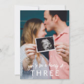 家族の成長を記念する妊娠3人家族の写真 案内状 (正面)