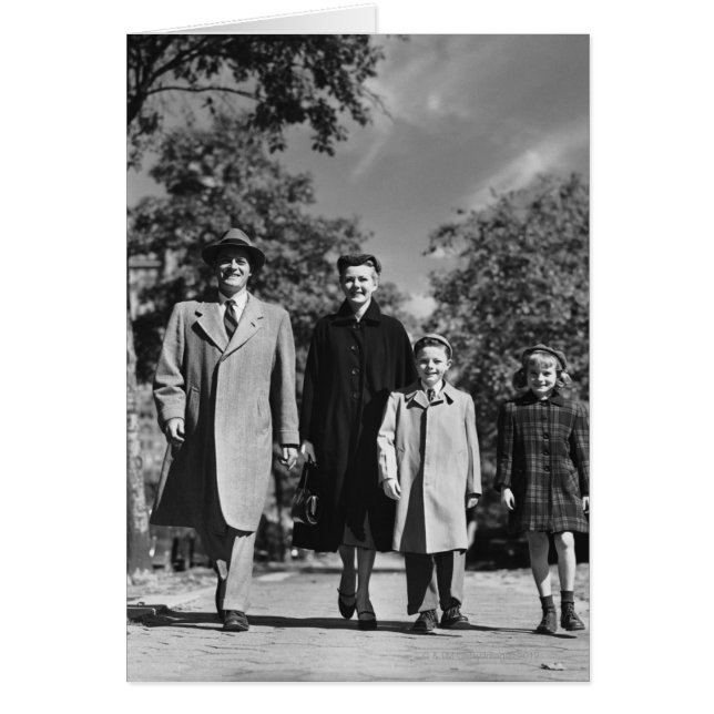 家族の歩く (正面)