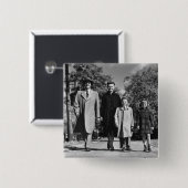 家族の歩く 缶バッジ (正面&裏面)