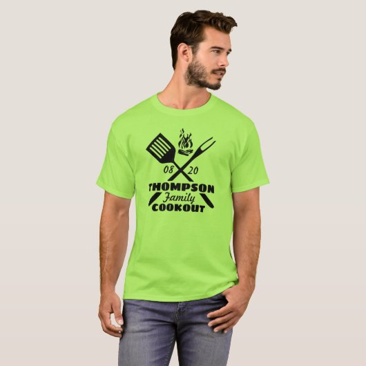 家族のCookoutの懇親会、グリルはキャンプファイヤーに用具を使います Tシャツ (正面フル)