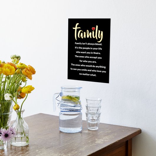 家族は常に血のタイポグラフィ黒金ゴールド 箔ポスター (レイダウン (キッチン))