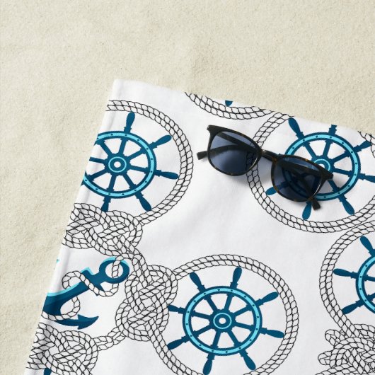 家族またはボート名ネイビーいかりロープ航海の ビーチタオル (インサイチュ)
