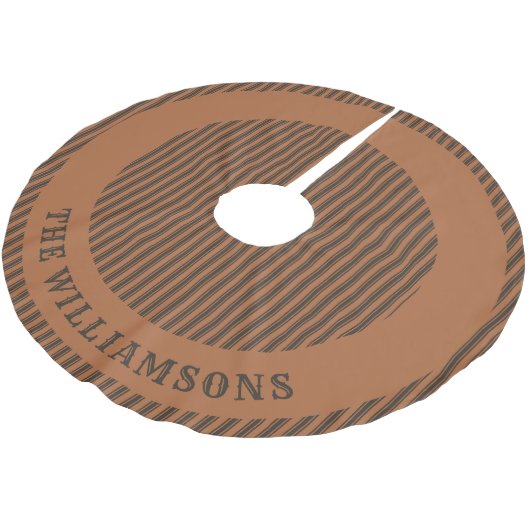 家族カスタム名のクリスマスツリースカート ブラッシュドポリエステルツリースカート (アングル)