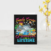 家族クルーズで一生の思い出を作る夏のバケーション カード (黄色い花)