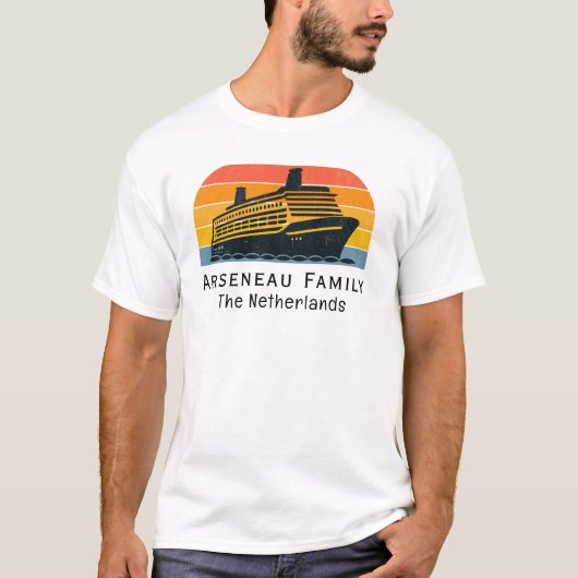 家族クルーズ休暇の思い出をカスタマイズ Tシャツ (正面)