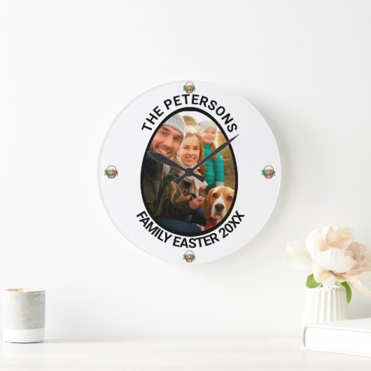 家族パーソナライズされたイースターフォト卵バスケット ラージ壁時計 (ホーム)
