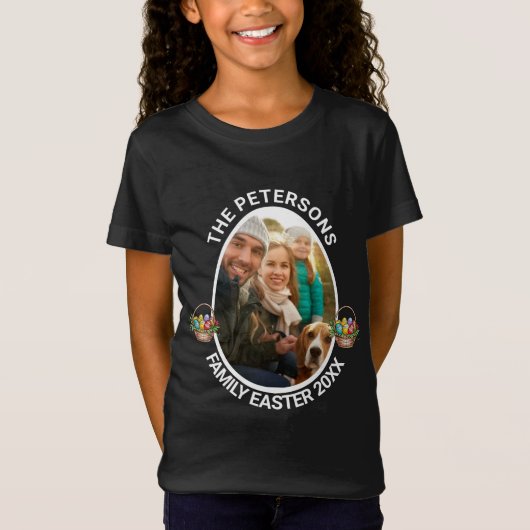 家族パーソナライズされたイースターフォト卵バスケット Tシャツ (正面)