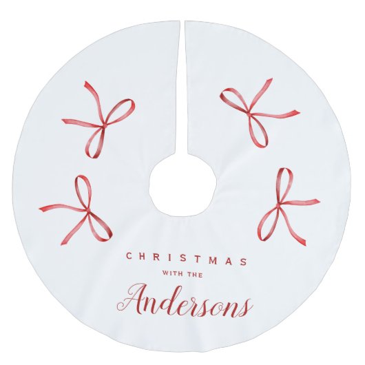 家族パーソナライズされたクリスマス – 赤いリボン ブラッシュドポリエステルツリースカート (正面)