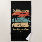 家族パーソナライズされた休暇 ビーチタオル (正面)