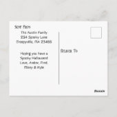 家族パーソナライズされた写真とハロウィンカード ポストカード (裏面)