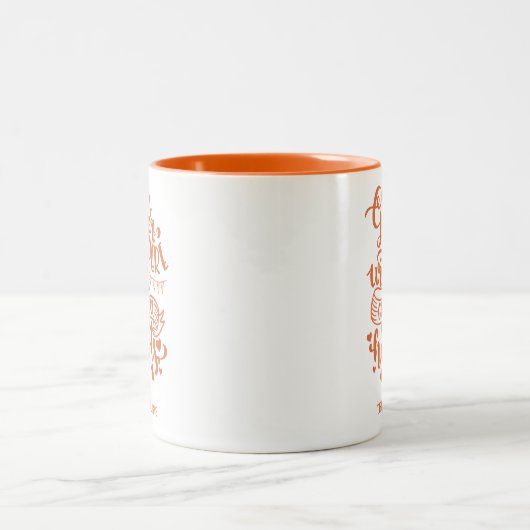 家族パーソナライズされた名オレンジサンクスギビング ツートーンマグカップ (中央)