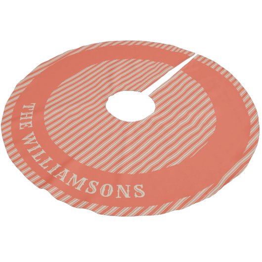 家族パーソナライズされた名クリスマスツリースカート ブラッシュドポリエステルツリースカート (アングル)