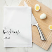 家族パーソナライズされた名モダンミニマルなテンプレート キッチンタオル (四つ折り)
