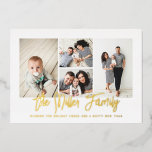 家族パーソナライズされた名4フォトコラージュ 箔シーズンカード<br><div class="desc">フォトコラージュとパーソナライズされたあなたの家族の名前を特徴とするこの休日の写真カードで愛を広げる。背面に写真と文字を追加。まカスタマイズた、「デザインツールを使用して編集」で更に詳しく説明する。 ホリデーカードの購入と詳細については、www.zazzle.com/store/nbpaperco</div>