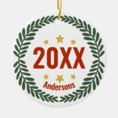家族パーソナライズされた名，年，リースクリスマス セラミックオーナメント (正面)