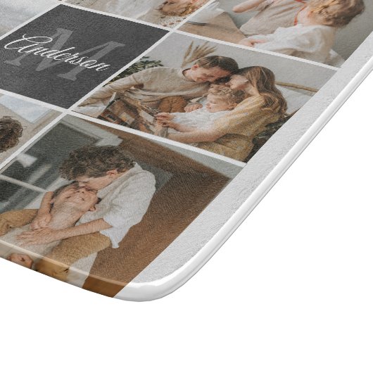 家族モダンのコラージュ写真とギフトパーソナライズされた カッティングボード (角)