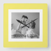 家族モダン写真イエローシンプルラブリーギフト スクエア壁時計 (正面)