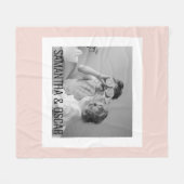 家族モダン写真パステルピンクシンプル色ギフト フリースブランケット (正面(横))