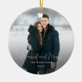 家族モダン名年写真結婚したメリー セラミックオーナメント (正面)