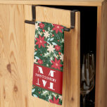 家族モノグラムクリスマスプレイド キッチンタオル<br><div class="desc">あなたのイニシャルと姓は、赤、緑とクリームクリスマスポインセチアのパターンでこのキッチンタオルをパーソナライズする。あなたの家の装飾やギフト与えとして最適な。私たちの店のマッチングアイテム。</div>