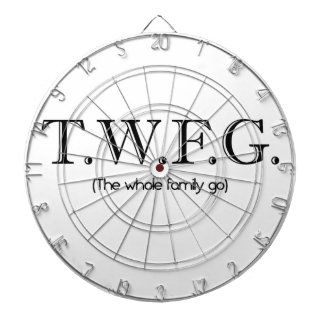 家族全員でダーツボードに行く ダーツボード