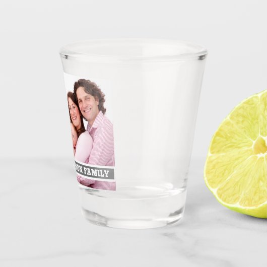 家族写真のモノグラムを作成して下さい ショットグラス (右)