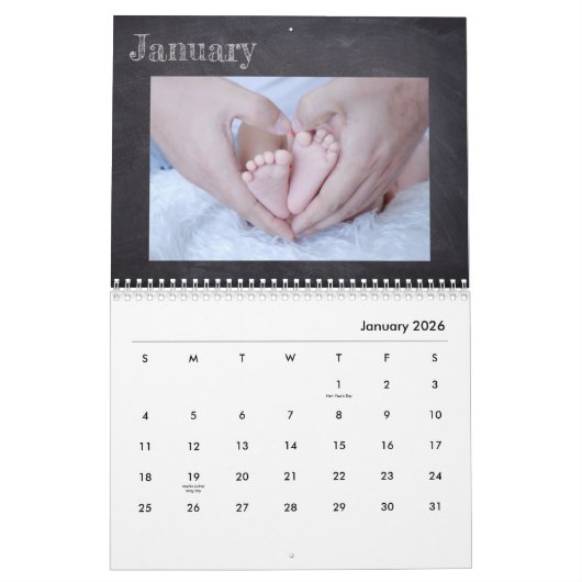 家族写真の黒板コラモダンージ カレンダー (1月 2026)