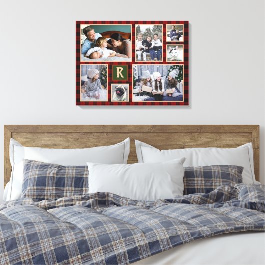 家族写真コラージュ赤モノグラムのバッファロープレイド キャンバスプリント (インサイチュ (寝室))