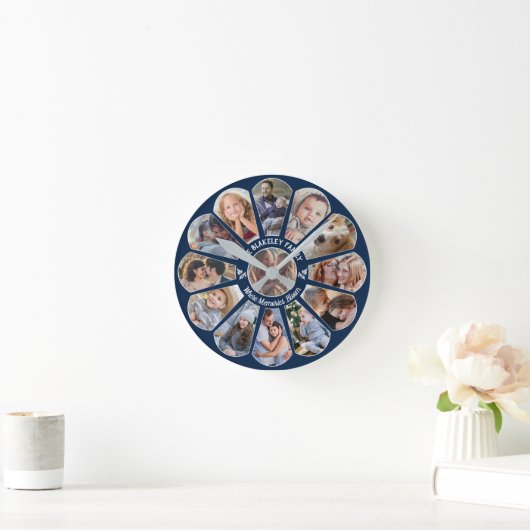家族写真コラージュ13カスタム花形ブルー ラウンド壁時計 (ホーム)