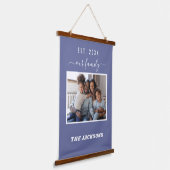 家族写真ダークブルーの名前のスクリプト 吊り下げ型タペストリー (傾斜あり)