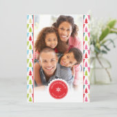 家族写真モダンクリスマスツリーのパターン明るい シーズンカード (スタンド正面)