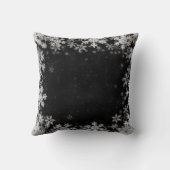 家族名クリスマス銀の冬の雪片 クッション (裏面)