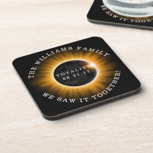 家族皆既食太陽のパーソナライズされた コースター (左側)