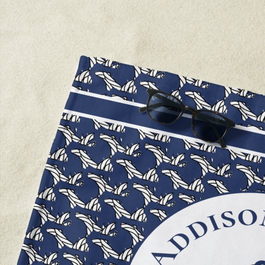 家族航海のボート名ネイビーブルーいかりホワイト ビーチタオル (インサイチュ)