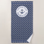 家族航海のボート名ネイビーブルーいかりホワイト ビーチタオル (正面)