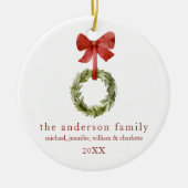 家族記念クリスマスグリーンリーレッドボウ セラミックオーナメント (正面)
