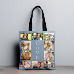 家族10フォトコラージュダスティブルー トートバッグ<br><div class="desc">10枚のフォトコラージュと「LOVE」を搭載した祝家族や友人、ペットなどのためのダスティなブルーのトートバッグは白いタイポグラフィの中書半にエレガント位置している。</div>