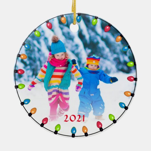 家族2クリスマスライトの写真列モダン セラミックオーナメント (裏面)