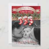 家族3人のクリスマスストッキング写真 赤ちゃんファースト シーズンカード (正面)