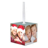 家族3写真セージ緑のクリスマス キューブオーナメント (裏面アングル)